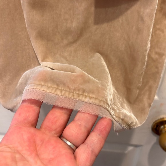 NWT Chelsea28 Nordstrom Velvet Tank Top V Neck Sleeveless Neutral Blouse Size L - Picture 3 of 6